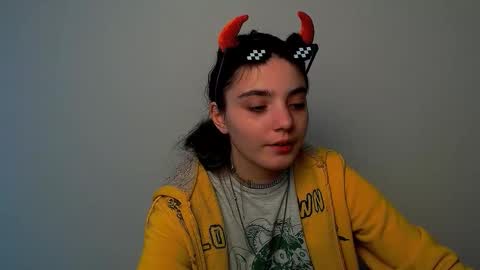 azumi_chan_ online show from October 12, 1:32 pm