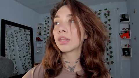 Snapshot of azumi_saan chatting on January 9, 2:36 am azumi saan online show from January 9, 2:36 am