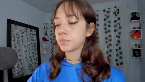 Snapshot of azumi_saan chatting on January 12, 2:39 am azumi saan online show from January 12, 2:39 am