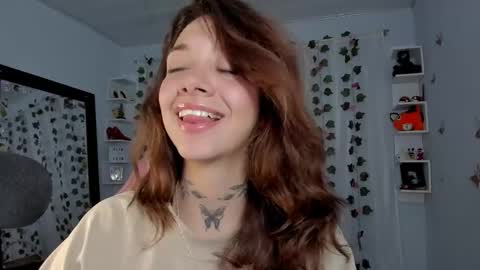 Snapshot of azumi_saan chatting on January 15, 3:11 am azumi saan online show from January 15, 3:11 am