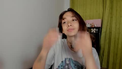 Snapshot of azumi_saan chatting on February 2, 2:43 am azumi saan online show from February 2, 2:43 am