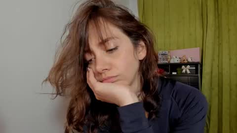 Snapshot of azumi_saan chatting on February 4, 2:39 am azumi saan online show from February 4, 2:39 am