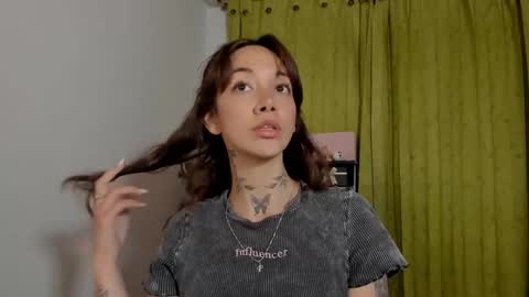 Snapshot of azumi_saan chatting on February 13, 3:02 am azumi saan online show from February 13, 3:02 am