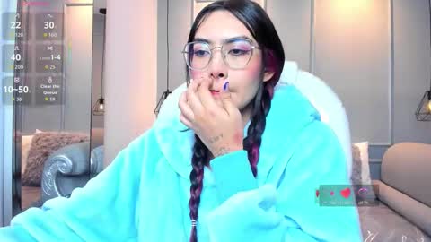 Azura online show from January 9, 7:26 pm