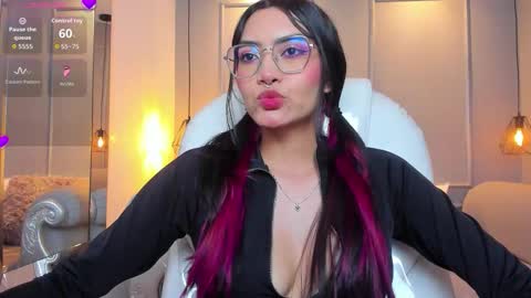 Azura online show from January 15, 7:39 pm