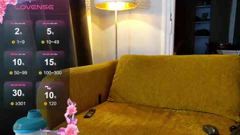 Snapshot of azurea69 chatting on October 17, 10:23 pm Azurea69 online show from October 17, 10:23 pm