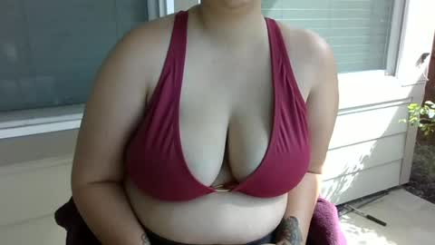 Snapshot of azuregoddess chatting on May 24, 5:07 pm azuregoddess online show from May 24, 5:07 pm