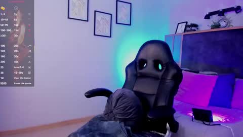 Azurra  online show from October 1, 8:37 pm