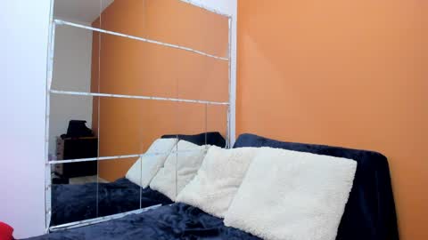 Snapshot of b3cky_ chatting on April 7, 4:24 am Rebecca online show from April 7, 4:24 am