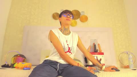 Snapshot of b3k_afrodict chatting on September 15, 7:36 pm Anny online show from September 15, 7:36 pm