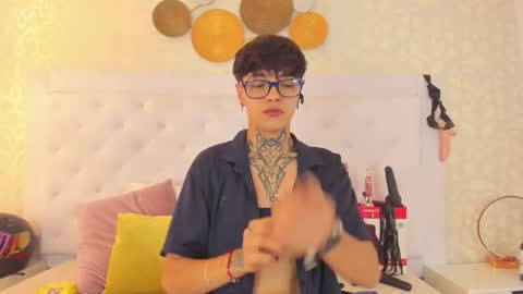 Snapshot of b3k_afrodict chatting on October 19, 7:36 pm Anny online show from October 19, 7:36 pm
