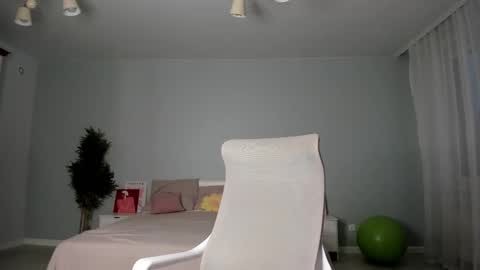 Monica online show from November 13, 1:04 am