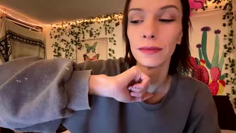 Fern Browning online show from December 3, 1:52 am