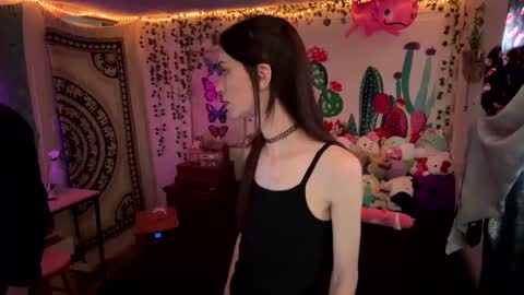 Fern Browning online show from February 3, 4:20 pm