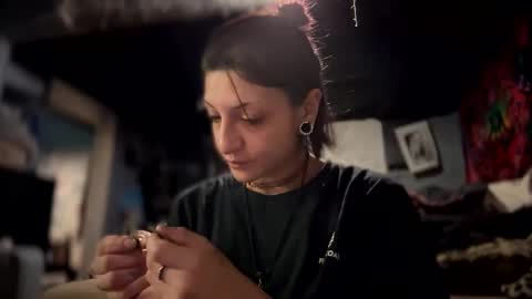 Snapshot of baby_buddha chatting on December 15, 3:13 am baby buddha online show from December 15, 3:13 am