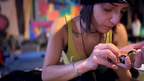 Snapshot of baby_buddha chatting on January 8, 11:32 am baby buddha online show from January 8, 11:32 am