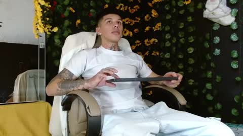 OF GxoXabs online show from December 17, 12:33 pm