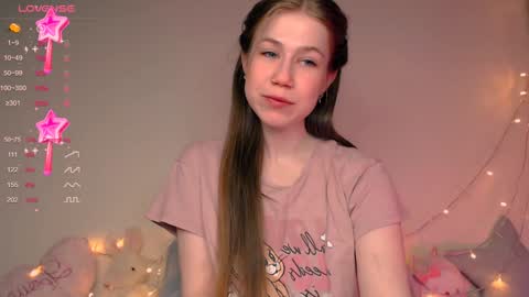 Snapshot of baby_girl_0001 chatting on December 24, 12:00 am Kira online show from December 24, 12:00 am