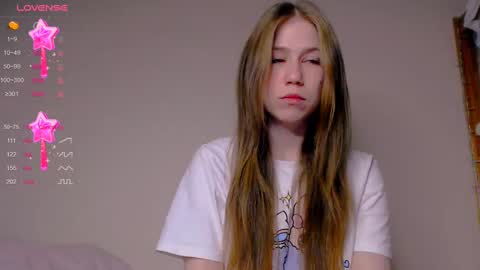 Snapshot of baby_girl_0001 chatting on February 27, 11:48 pm Kira online show from February 27, 11:48 pm