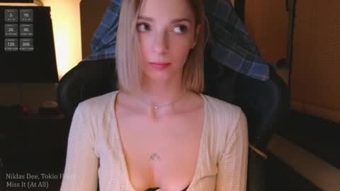 baby gopn1k online show from December 19, 5:14 am