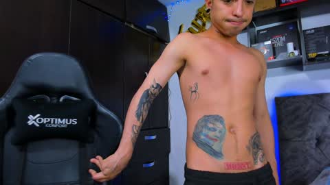 Junior       Independent Model online show from January 10, 8:59 pm