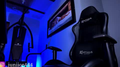 Junior       Independent Model online show from December 20, 4:52 am