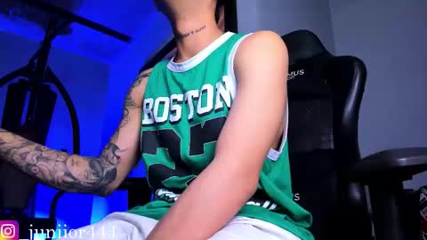 Junior       Independent Model online show from December 21, 4:30 am