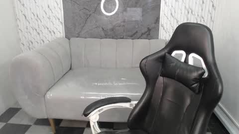 baby_khloe_b online show from March 16, 1:04 pm