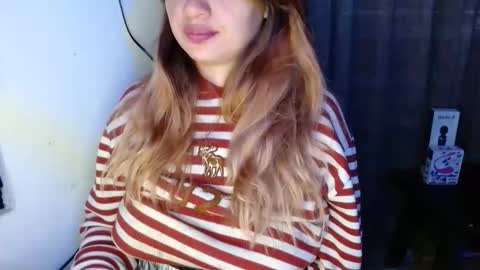 Snapshot of baby_lorenxs chatting on October 23, 12:48 pm baby_lorenxs online show from October 23, 12:48 pm