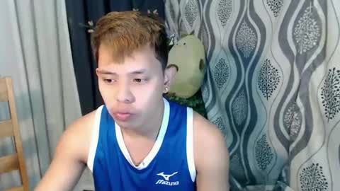 Max online show from February 25, 3:27 am