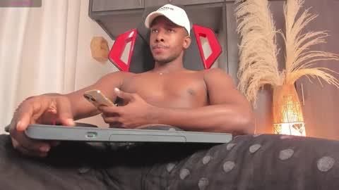 FOLLOW ME  online show from February 4, 4:13 pm