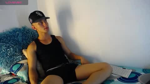 Snapshot of babyandy_x chatting on September 20, 11:17 pm babyandy_x online show from September 20, 11:17 pm