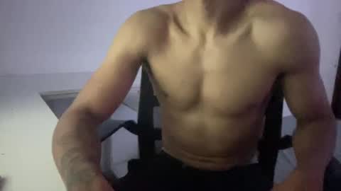 Snapshot of babydaddiii808 chatting on December 3, 11:22 am DADDY online show from December 3, 11:22 am