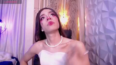 Snapshot of babyfoxy_gh chatting on March 9, 8:35 pm Foxy online show from March 9, 8:35 pm