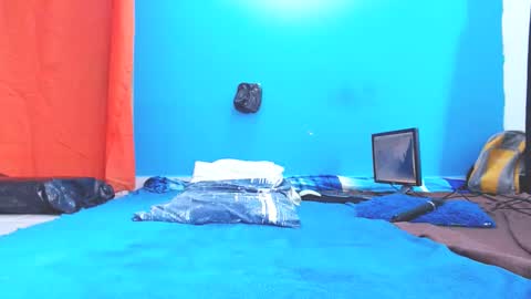 Snapshot of babyjhony chatting on December 1, 4:29 pm Jhony Naughty Skater online show from December 1, 4:29 pm