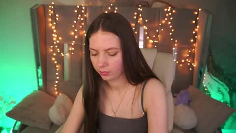 Snapshot of babylumii chatting on May 7, 7:14 am Lady Vi online show from May 7, 7:14 am