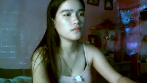 Snapshot of babypinaygirl chatting on June 28, 7:47 am babypinaygirl online show from June 28, 7:47 am