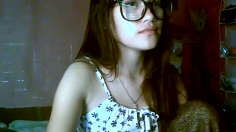 Snapshot of babypinaygirl chatting on June 30, 5:47 pm babypinaygirl online show from June 30, 5:47 pm