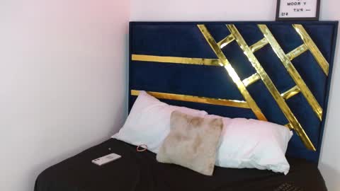 Snapshot of babyvalen69 chatting on February 18, 12:23 pm VALENTINA online show from February 18, 12:23 pm