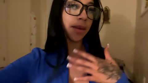 Snapshot of babyynaughty chatting on November 10, 7:18 am babyynaughty online show from November 10, 7:18 am