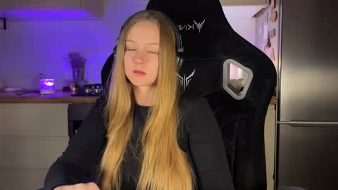 Snapshot of babyytonight chatting on September 30, 8:52 am NEXT STREAM 1AM GMT3 Alice online show from September 30, 8:52 am