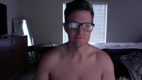 Snapshot of backsweatdaddy chatting on December 16, 8:25 pm backsweatdaddy online show from December 16, 8:25 pm