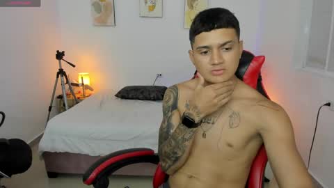 Snapshot of bad_boy__777 chatting on April 22, 10:11 pm bad_boy__777 online show from April 22, 10:11 pm