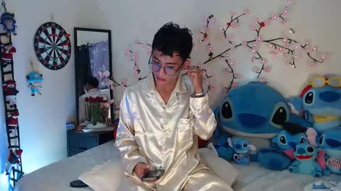 Snapshot of bad_boy_in_bed chatting on February 8, 4:32 pm jay online show from February 8, 4:32 pm