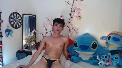 Snapshot of bad_boy_in_bed chatting on April 5, 5:54 pm jay online show from April 5, 5:54 pm