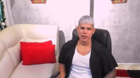 Snapshot of bad_boytoh chatting on December 17, 12:33 pm bad_boytoh online show from December 17, 12:33 pm