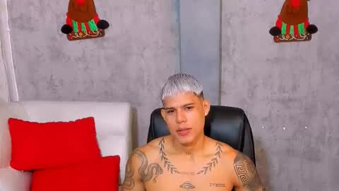 Snapshot of bad_boytoh chatting on December 21, 12:45 pm bad_boytoh online show from December 21, 12:45 pm