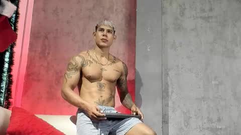 Snapshot of bad_boytoh chatting on January 9, 12:52 pm bad_boytoh online show from January 9, 12:52 pm