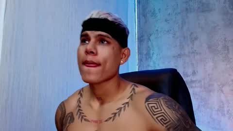 Snapshot of bad_boytoh chatting on February 5, 1:27 pm bad_boytoh online show from February 5, 1:27 pm