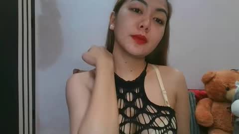 Snapshot of badaxx_tricia chatting on October 14, 9:10 am tricia online show from October 14, 9:10 am